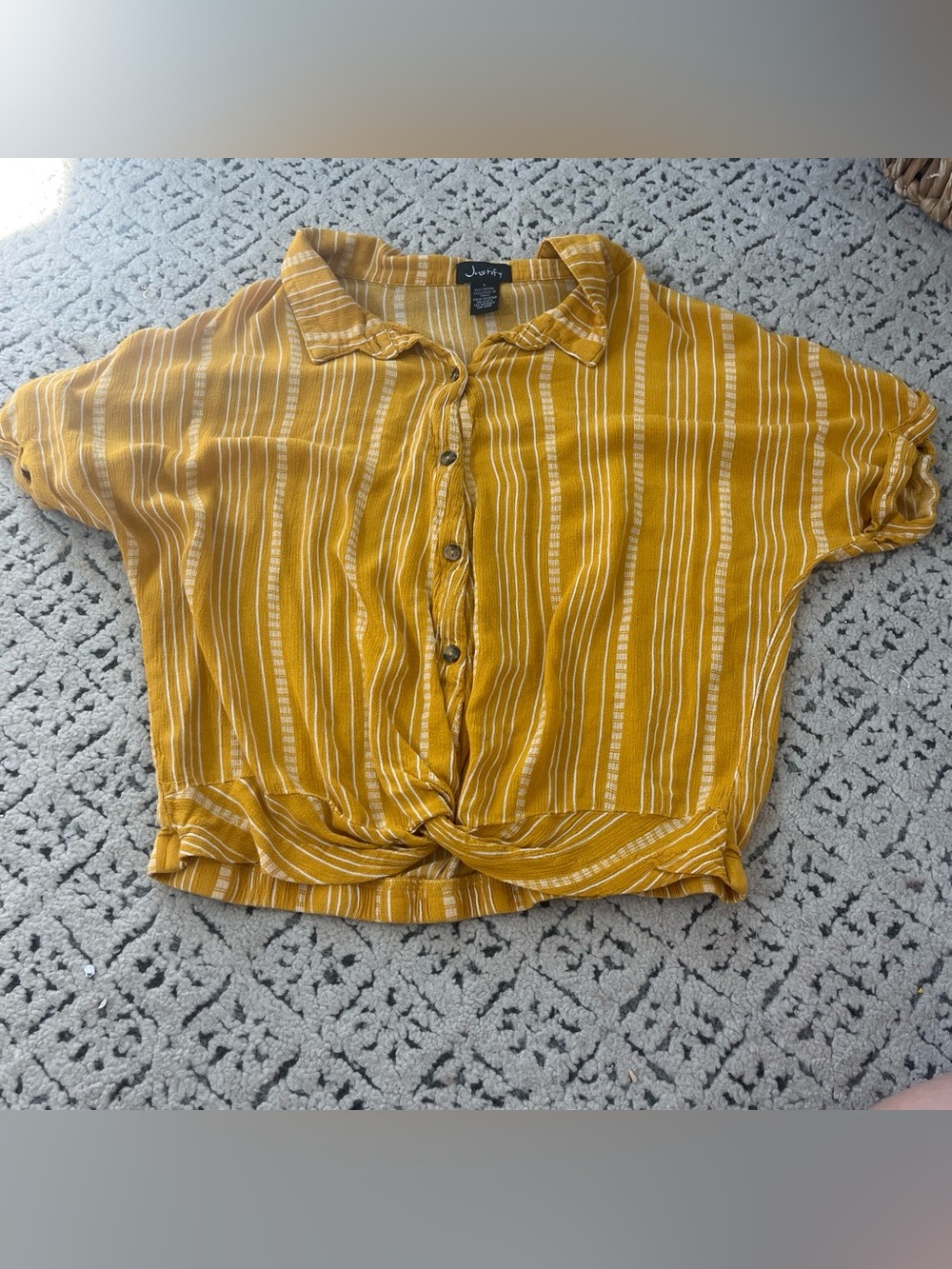Justify yellow button up cropped tshirt size L